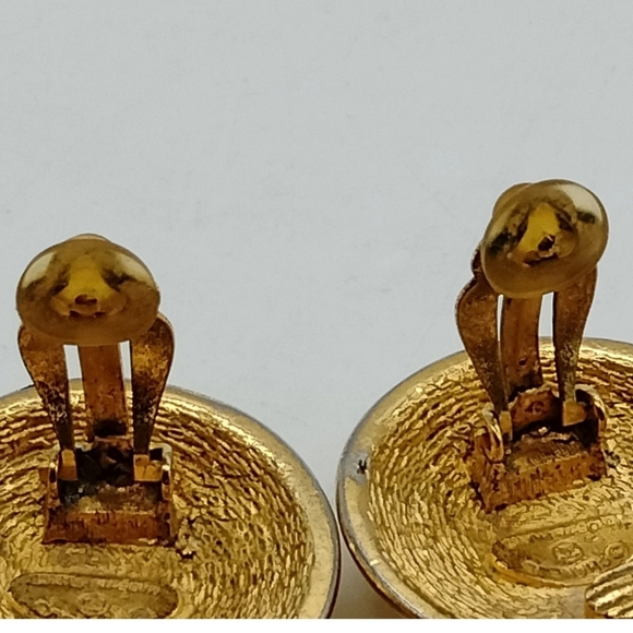 Chanel Gold Button Earrings VINTAGE - Picture 6 of 10